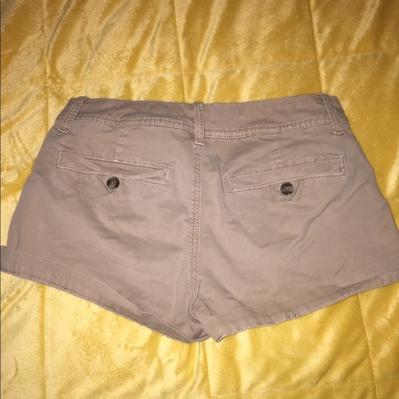 AEO kaki shorts (tan) size 2 - Picture 2 of 3